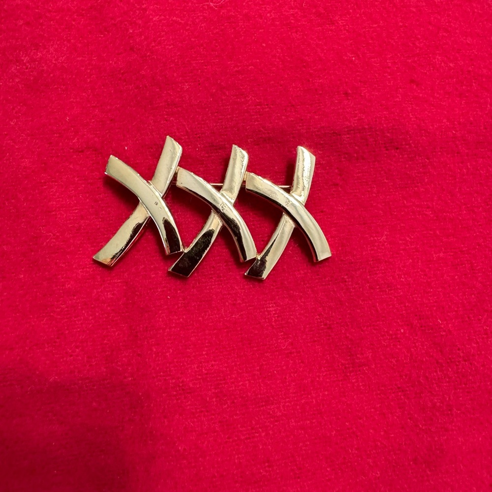 Brooche